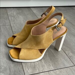 NWOT GEOX RESPIRA Jenieve Yellow Suede Slingback Open Toe Sandals, Size 38/8